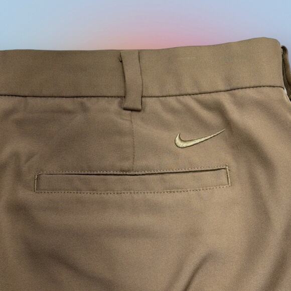 NIKE GOLF Men’s 40 Khaki Performance Shorts - Picture 4 of 4